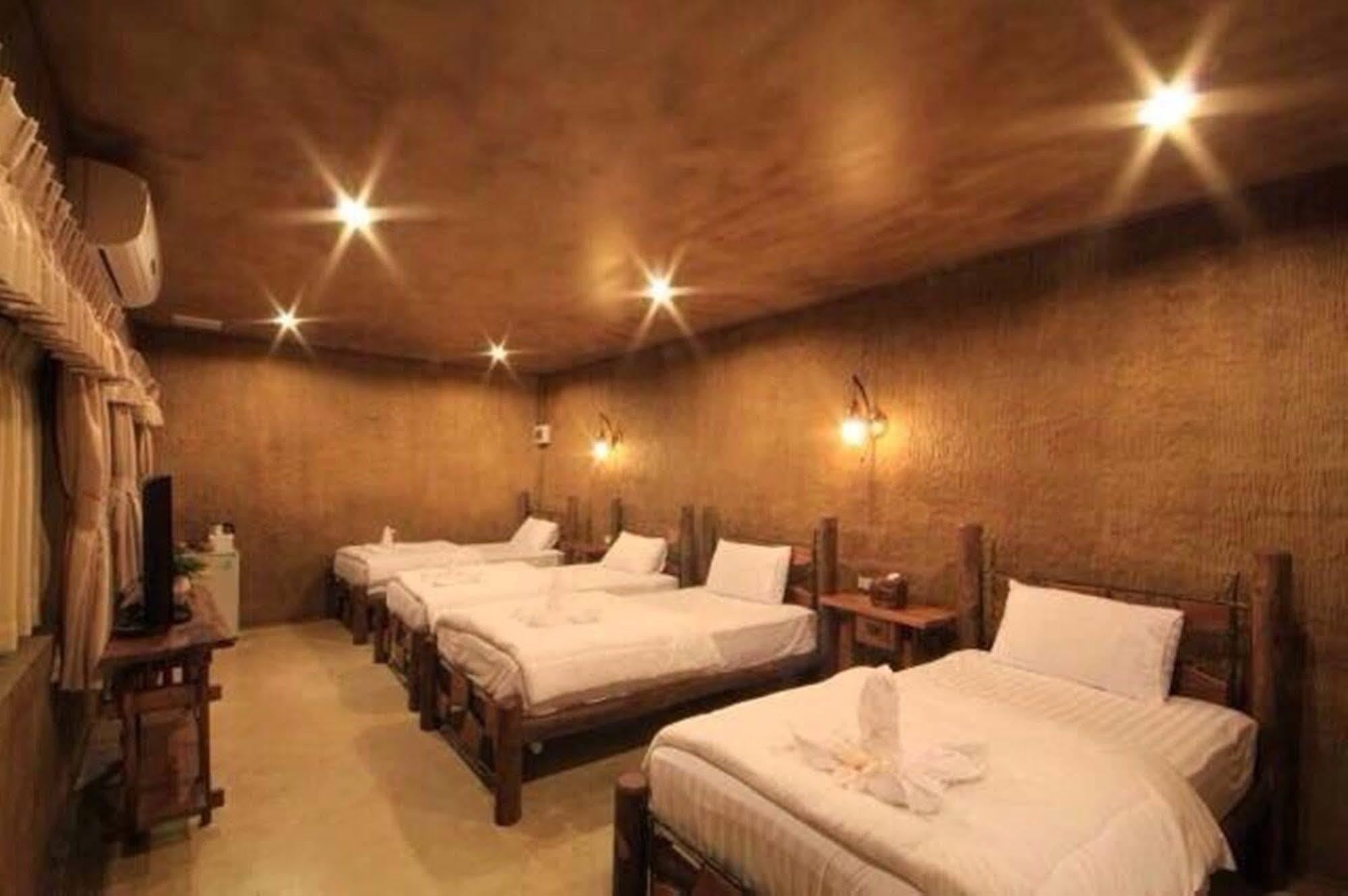 Timberland And Fruit Hotel 3*