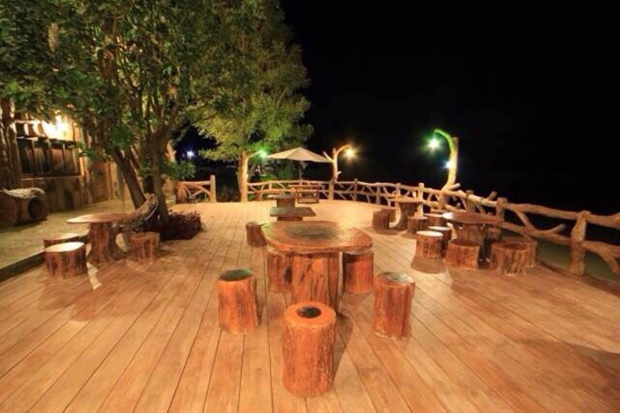 Timberland And Fruit Pong Yo