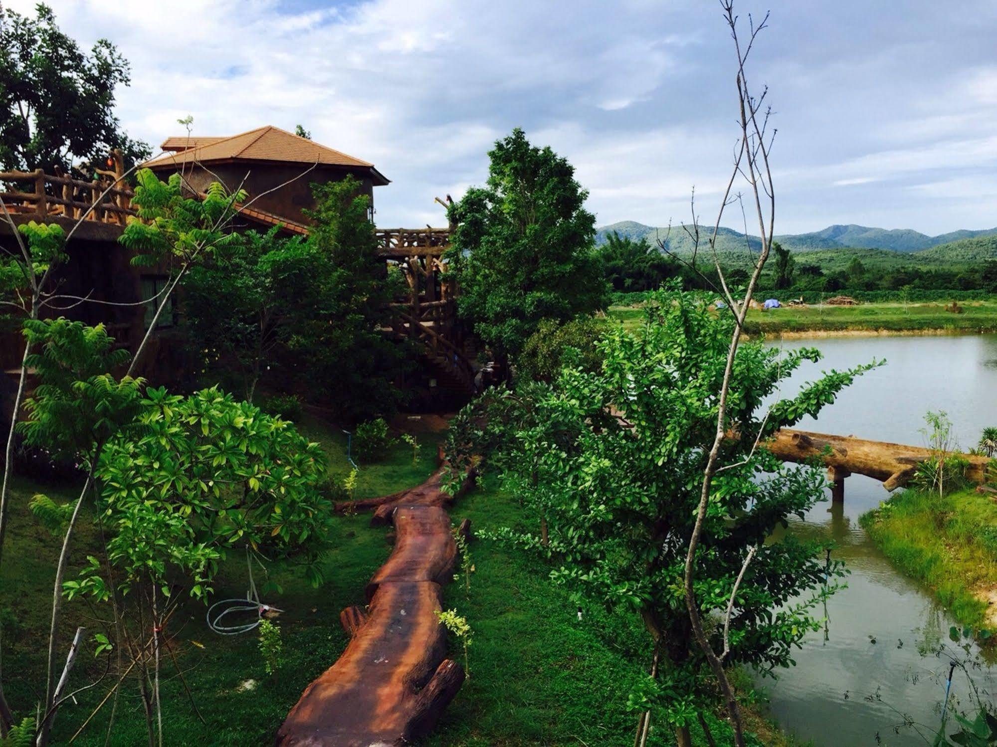 Timberland And Fruit Hotel 3*