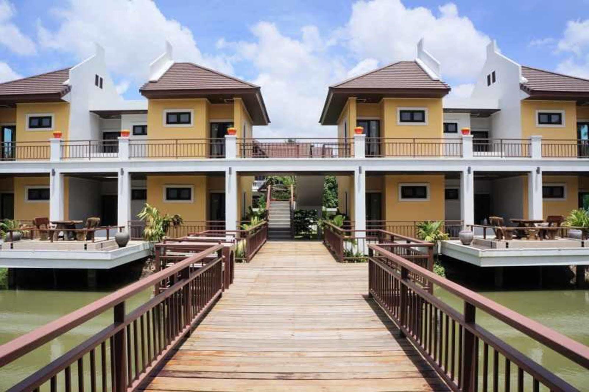 Suanmak Resort Nang Rong