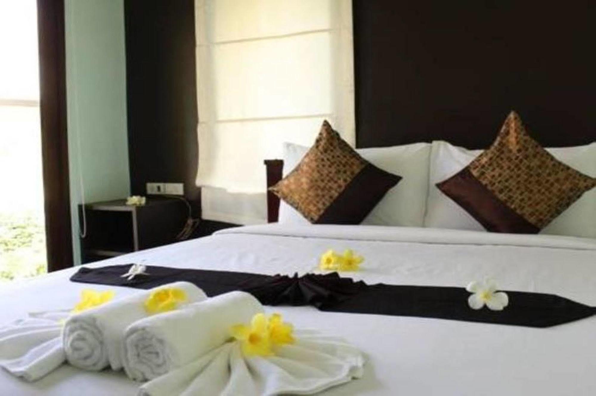 Sunrise 3* Khanom