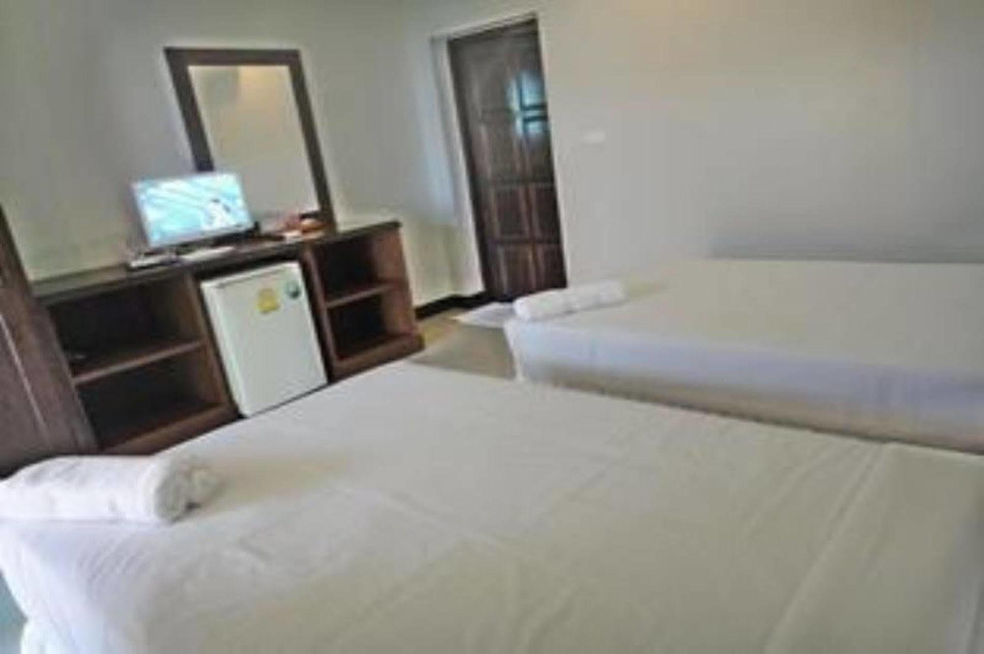 Sunrise Hotel Khanom