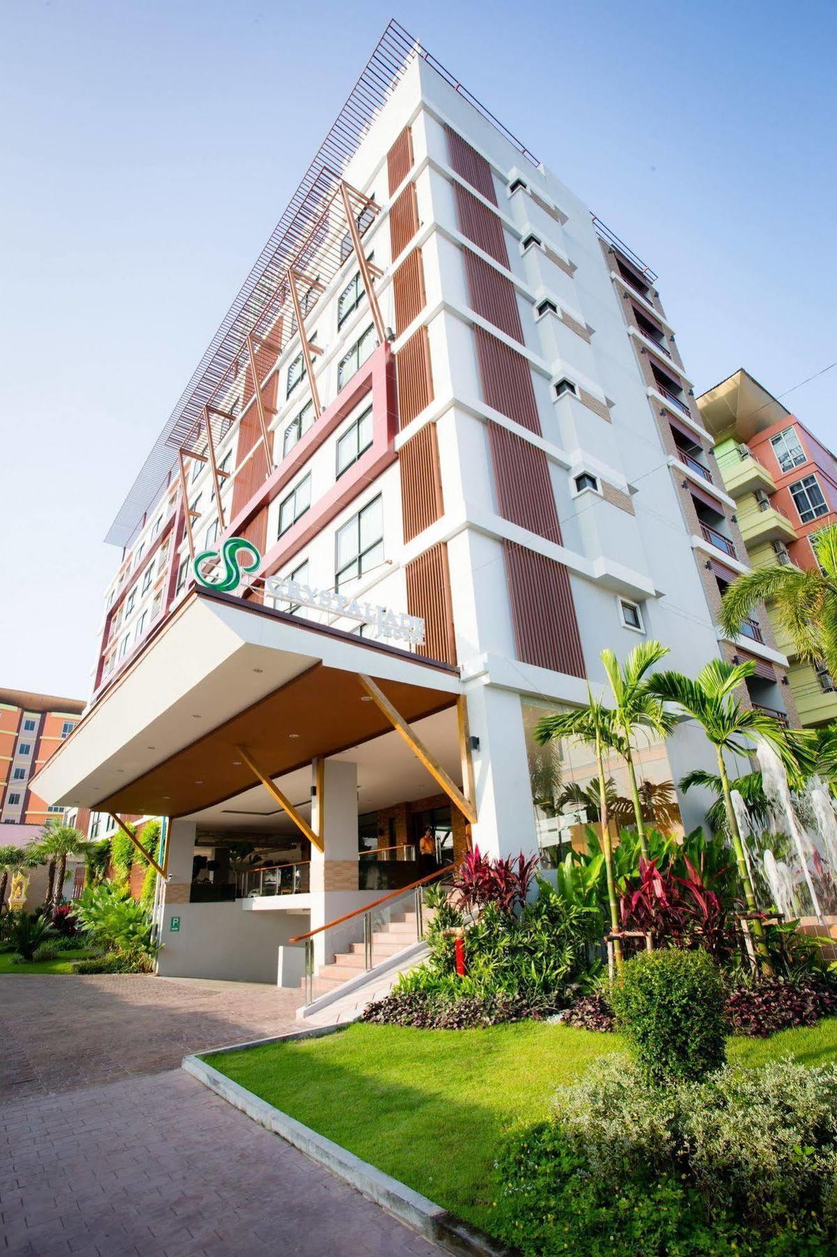 Crystal Jade Hotel 3*