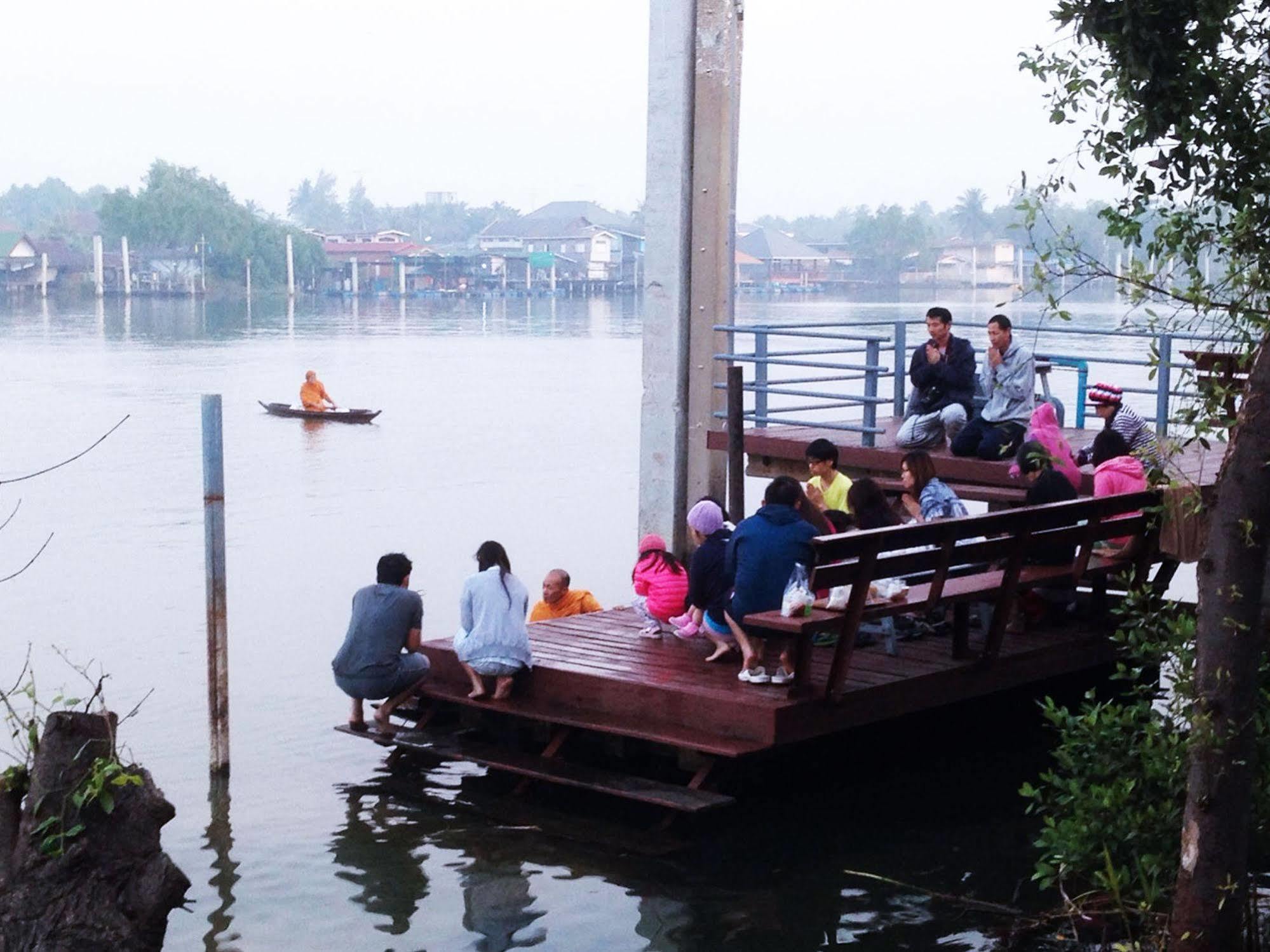Resort Baan Siriporn - โรงแรมบ้านศิริพร Samut Songkhram