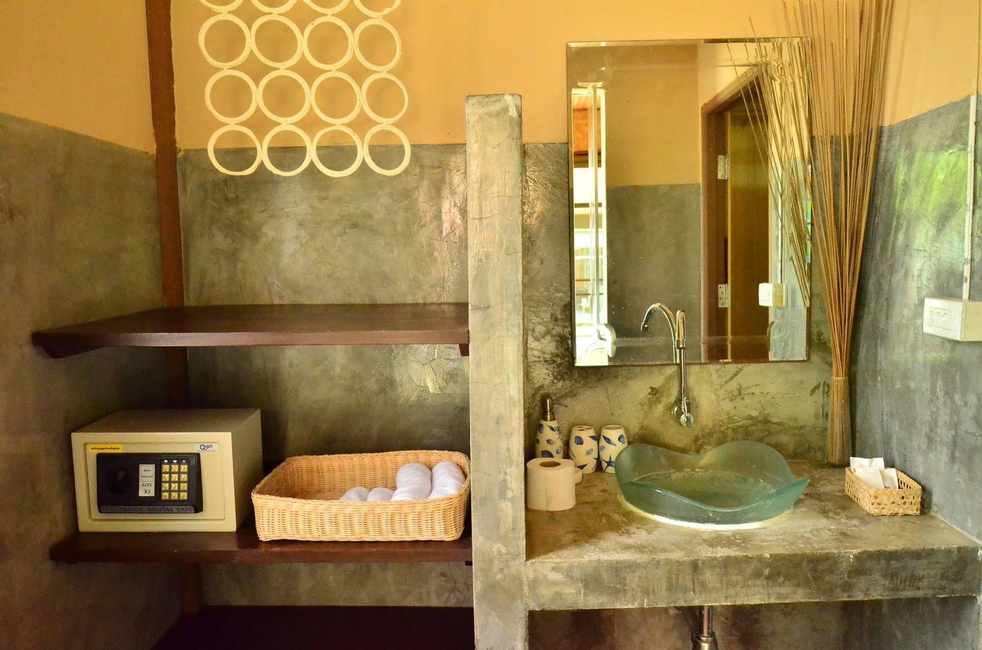 Longbeach Villa Hotel Krabi