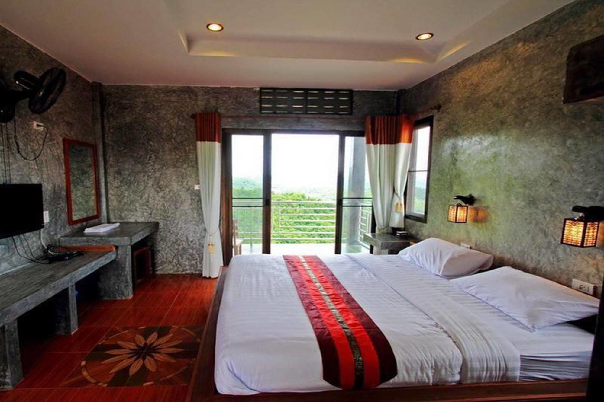 Phumektawan ภูเมฆตะวัน Hotel&restaurant 2* Mae Salong