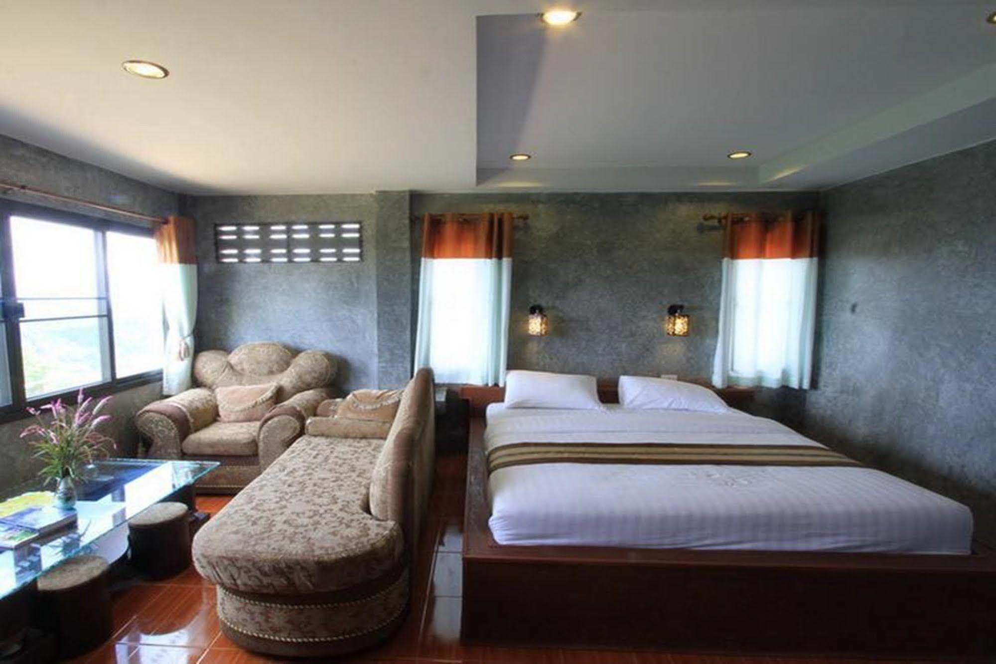 Phumektawan ภูเมฆตะวัน Hotel&restaurant 2* Mae Salong