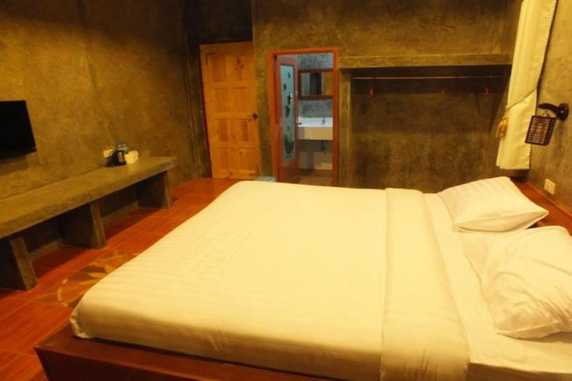 Phumektawan ภูเมฆตะวัน Hotel&restaurant Mae Salong
