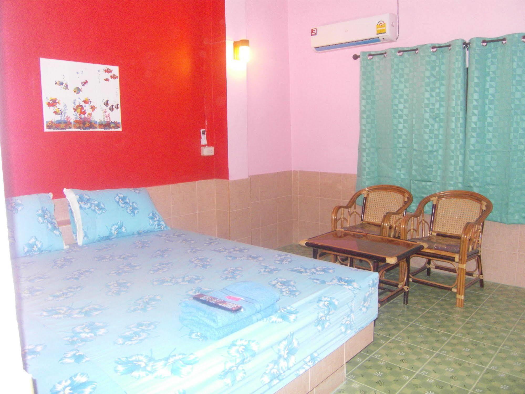 Guest house Ruengsrisiri *