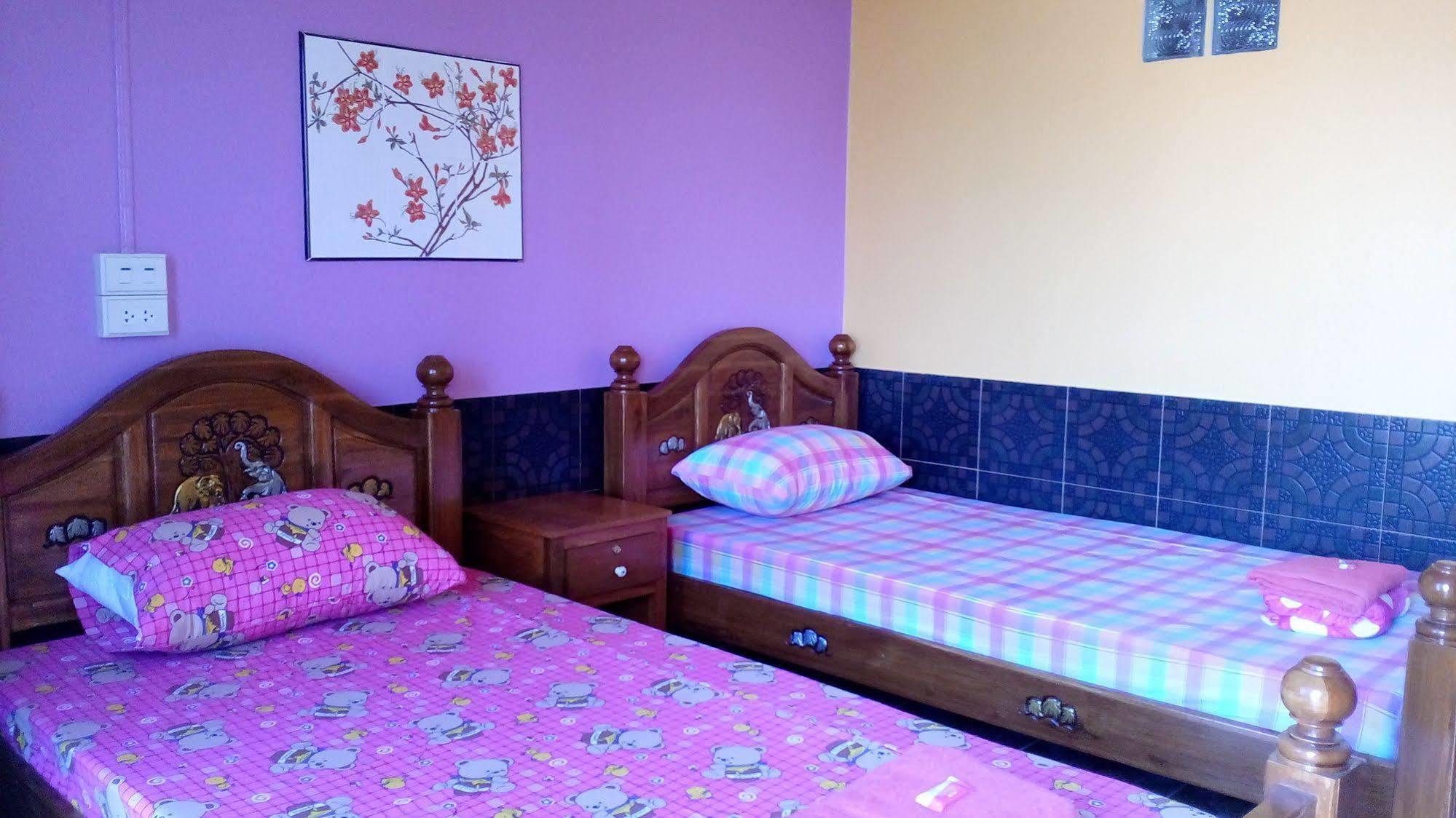 Guest house Ruengsrisiri *