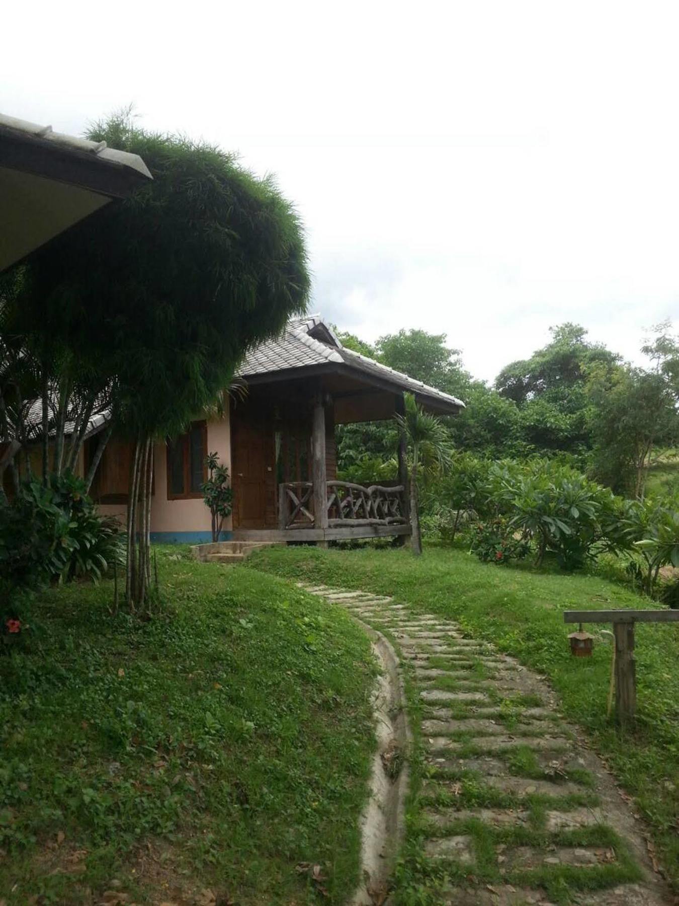 Lodge & Baan Chonphao Pai