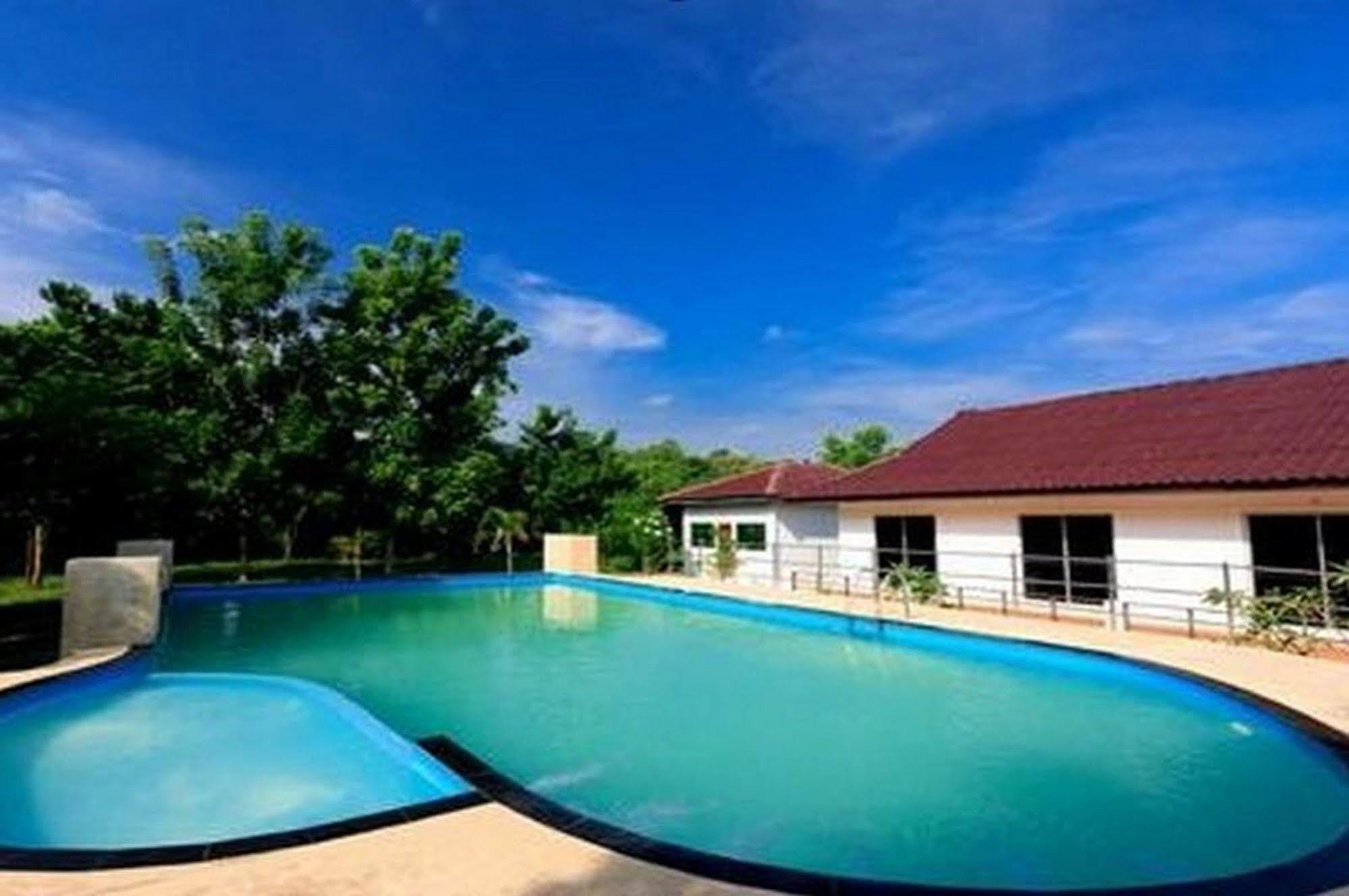 Resort Aurora 4*