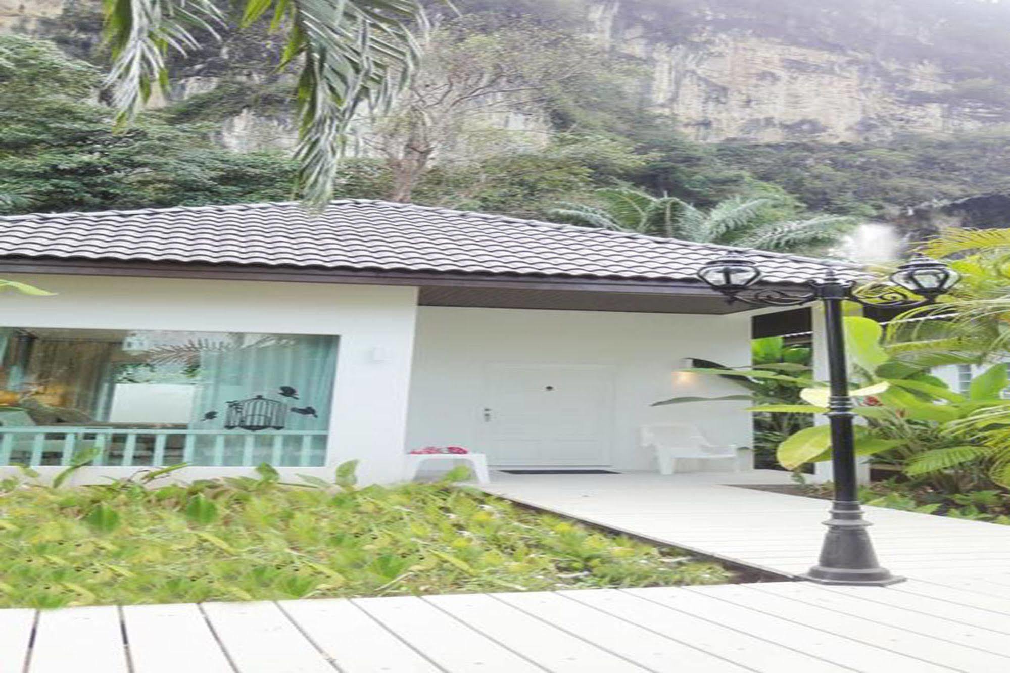 Pn Mountain And Krabi Hotel