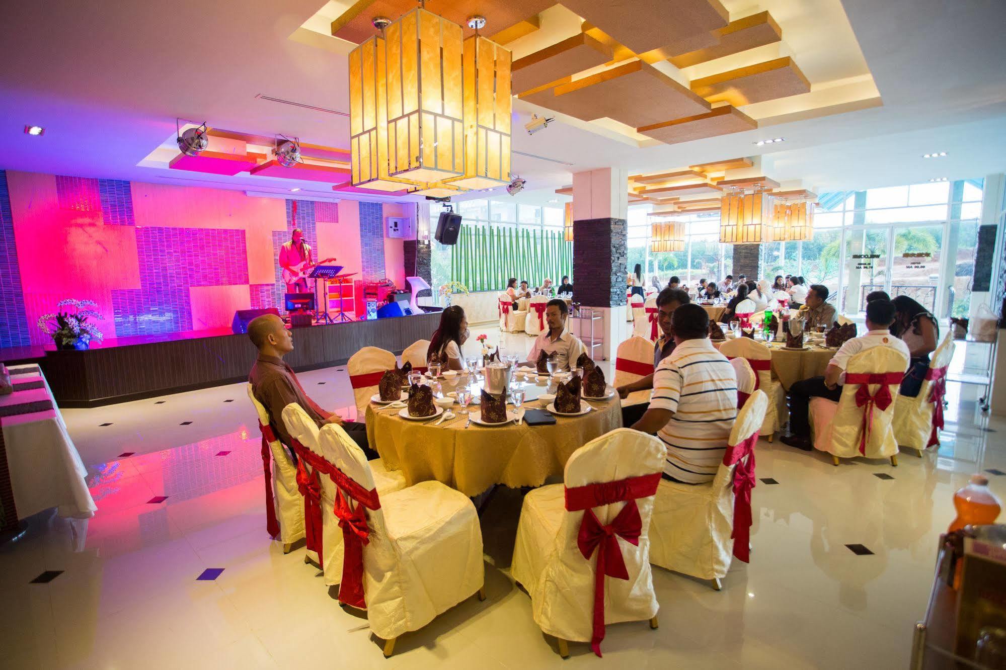 M Danok Hotel 4*