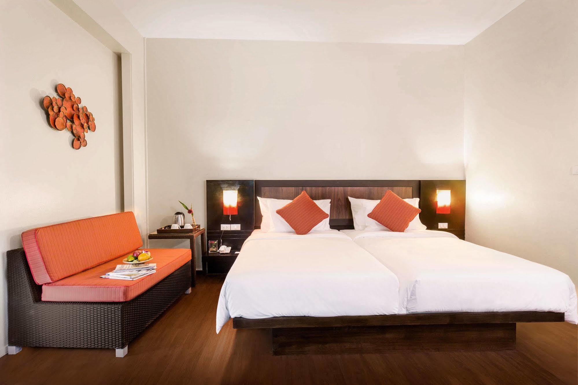 Park Srinakarin Hotel, 3*