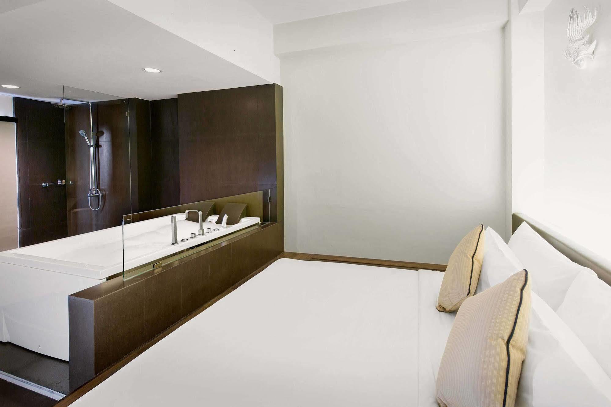 Park Srinakarin Hotel, Hotel 3*