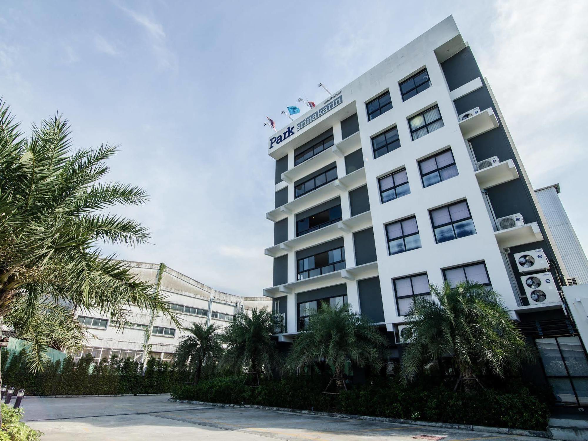 Park Srinakarin Hotel,