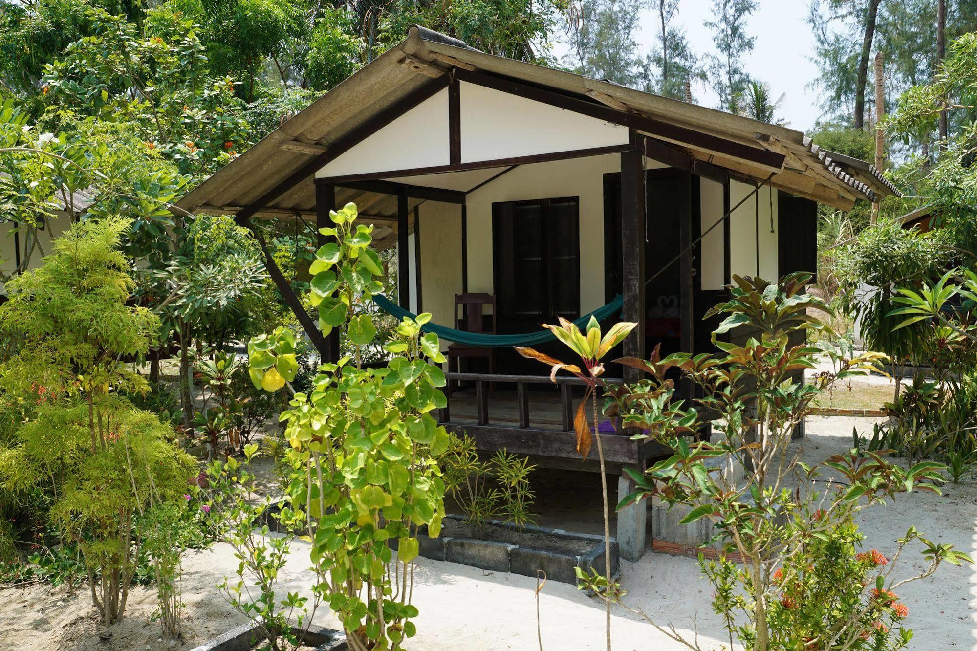 Resort Laemson 3*