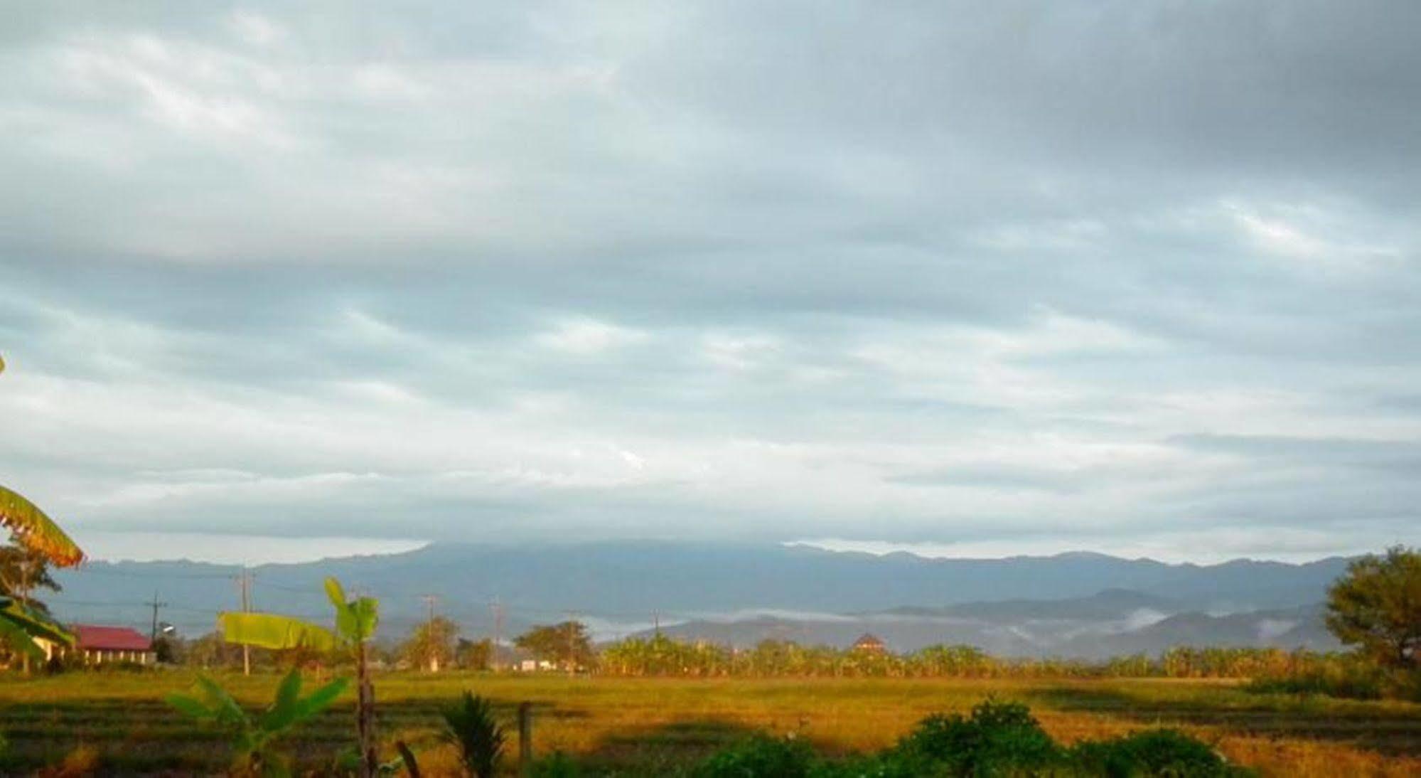 Heun Baan Rong Khun Resort Chiang Rai