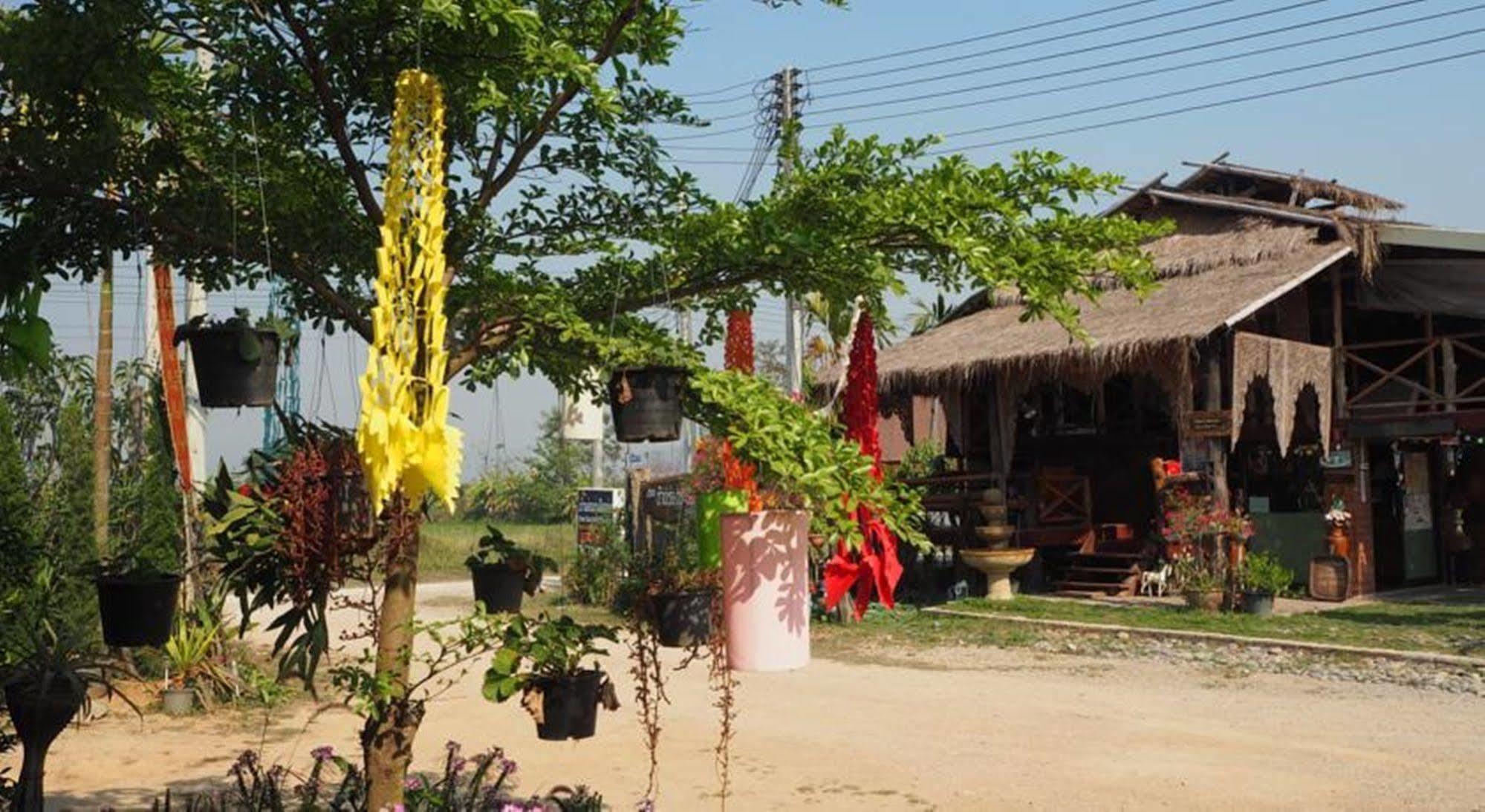 Heun Baan Rong Khun Resort Chiang Rai