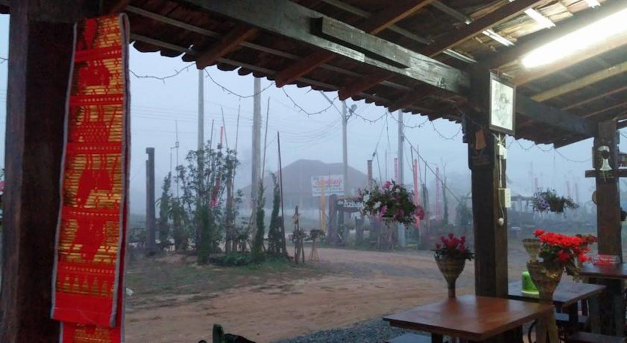 Heun Baan Rong Khun 3* Chiang Rai