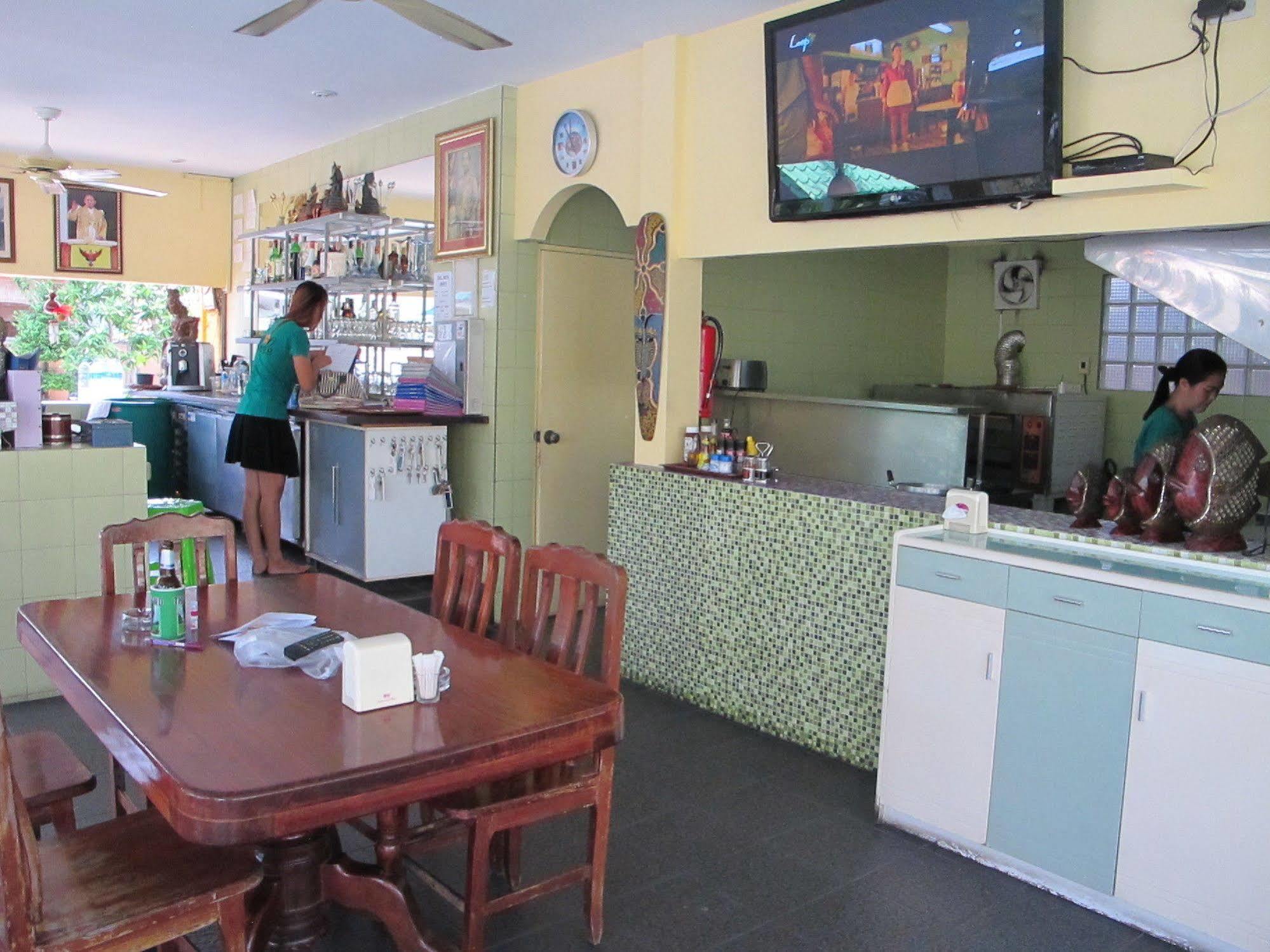 Dao - Dao Cafe * Bang Lamung