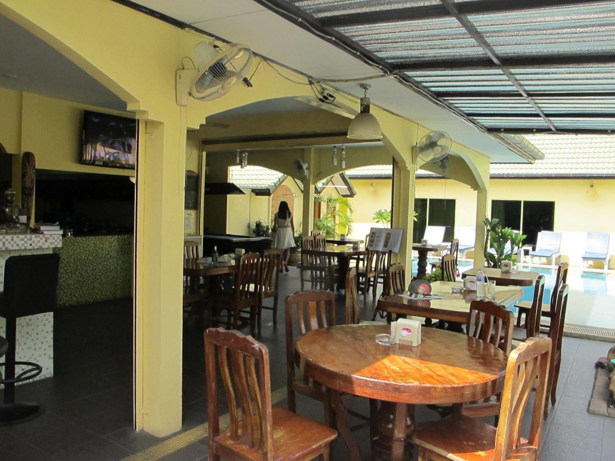Hostel Dao - Dao Cafe Bang Lamung