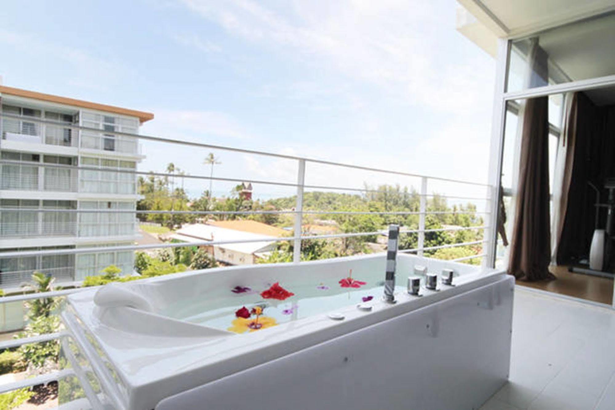 Apartment At Sea *