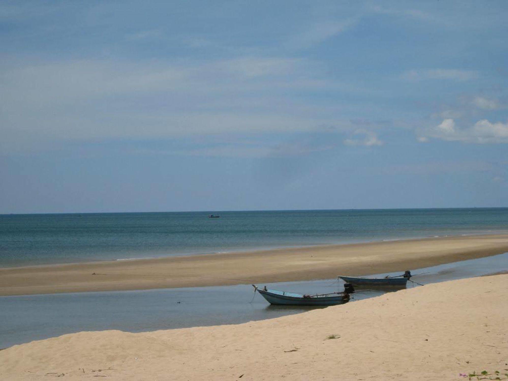 Malai-asia Resort Thap Sakae