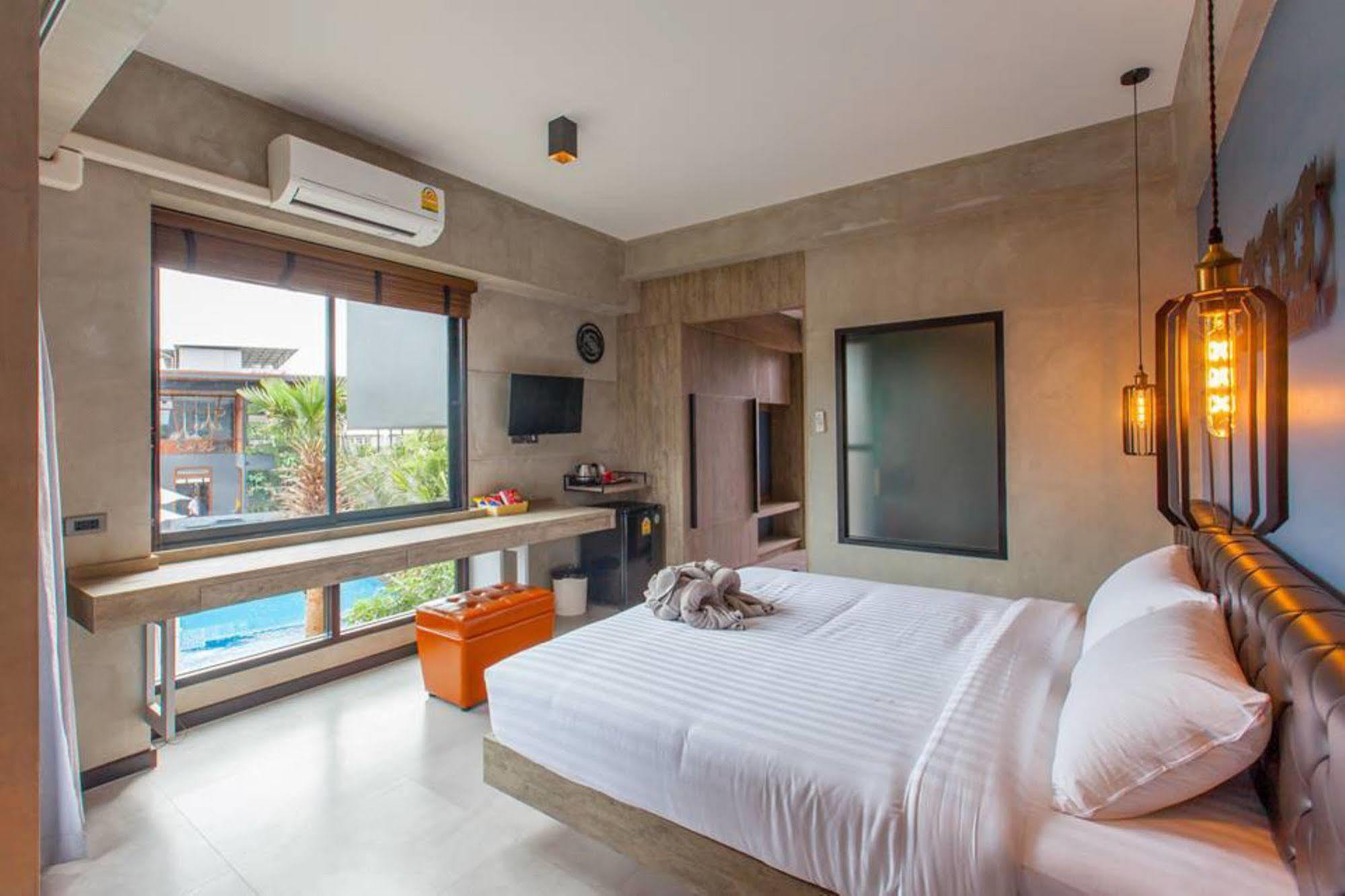 Loft Mania Boutique Hotel Hotel Chumphon