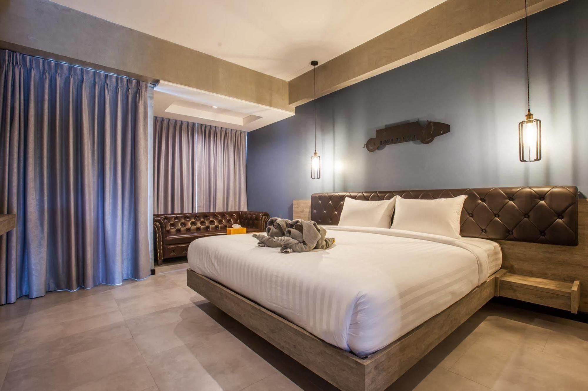 Loft Mania Boutique Hotel 4*