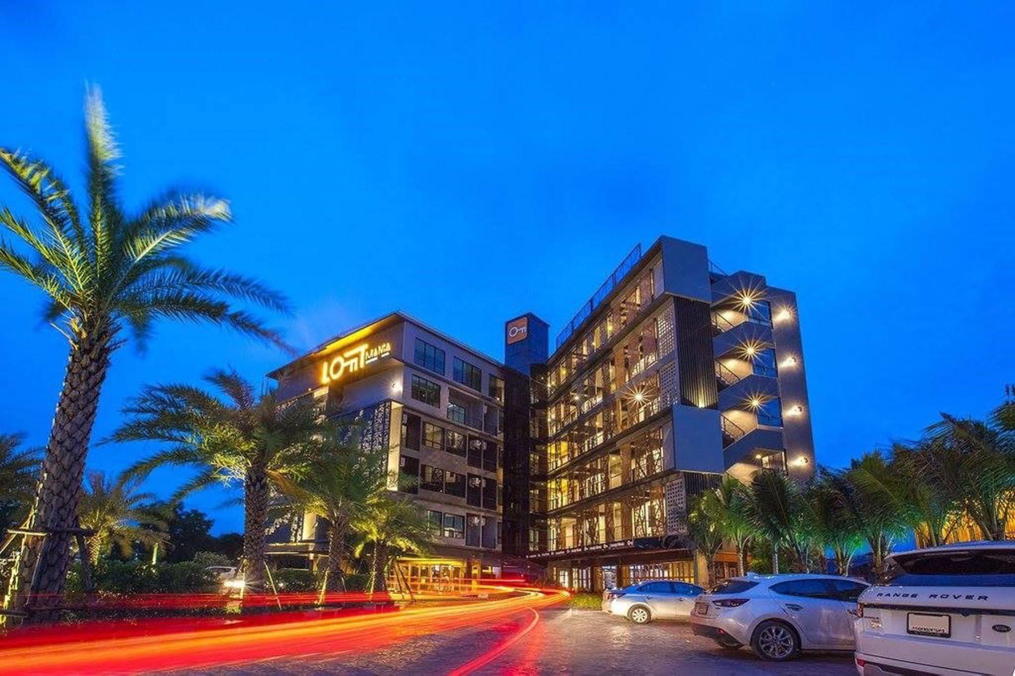 Loft Mania Boutique Hotel 4*