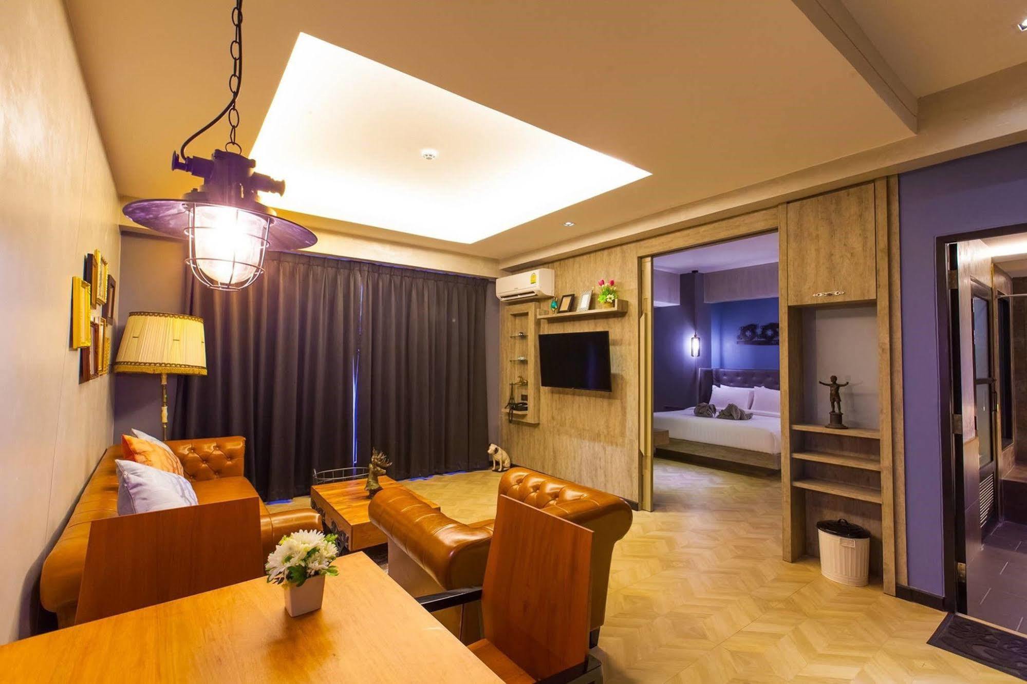 Loft Mania Boutique Hotel Hotel Chumphon