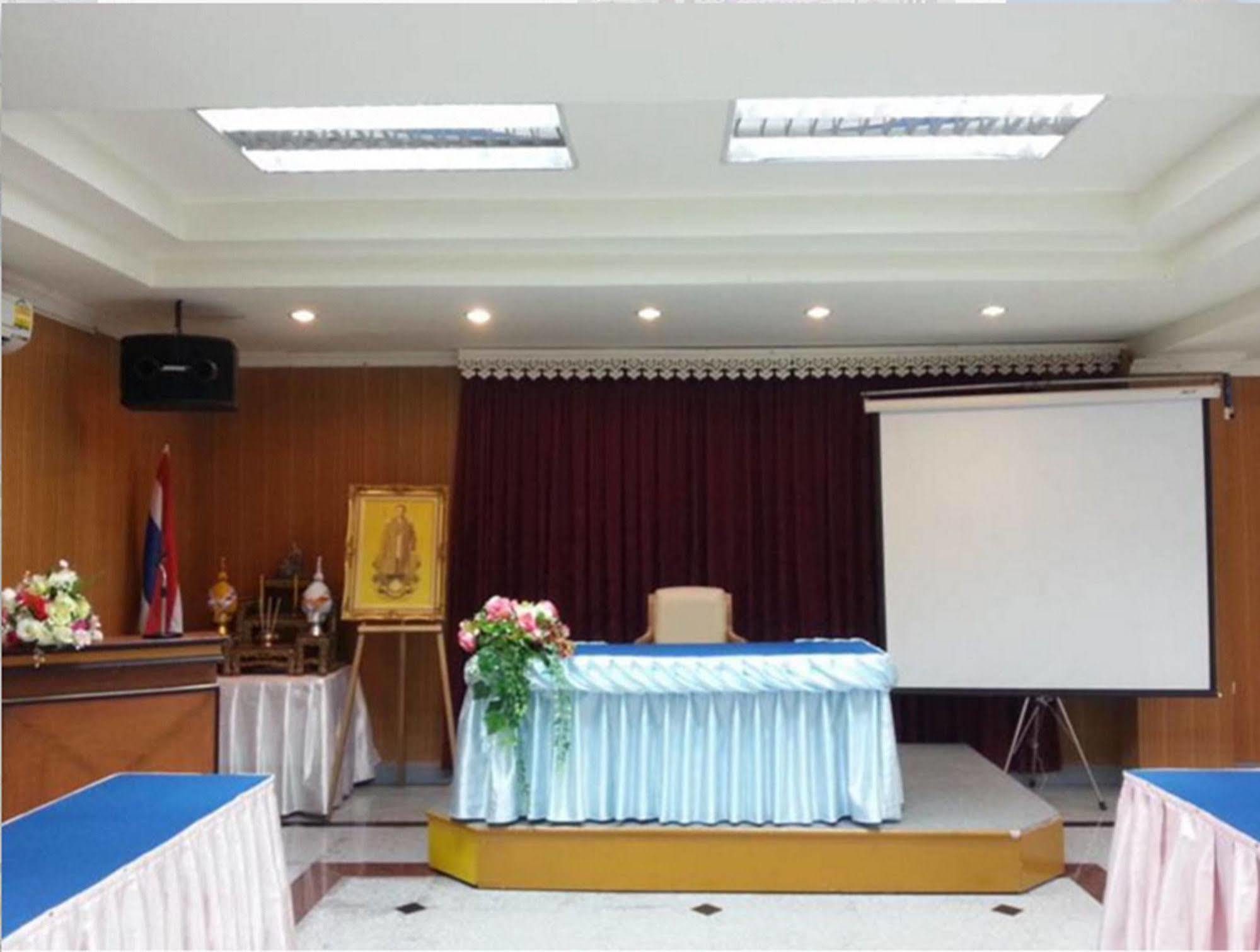 Dad D By Resort Lopburi