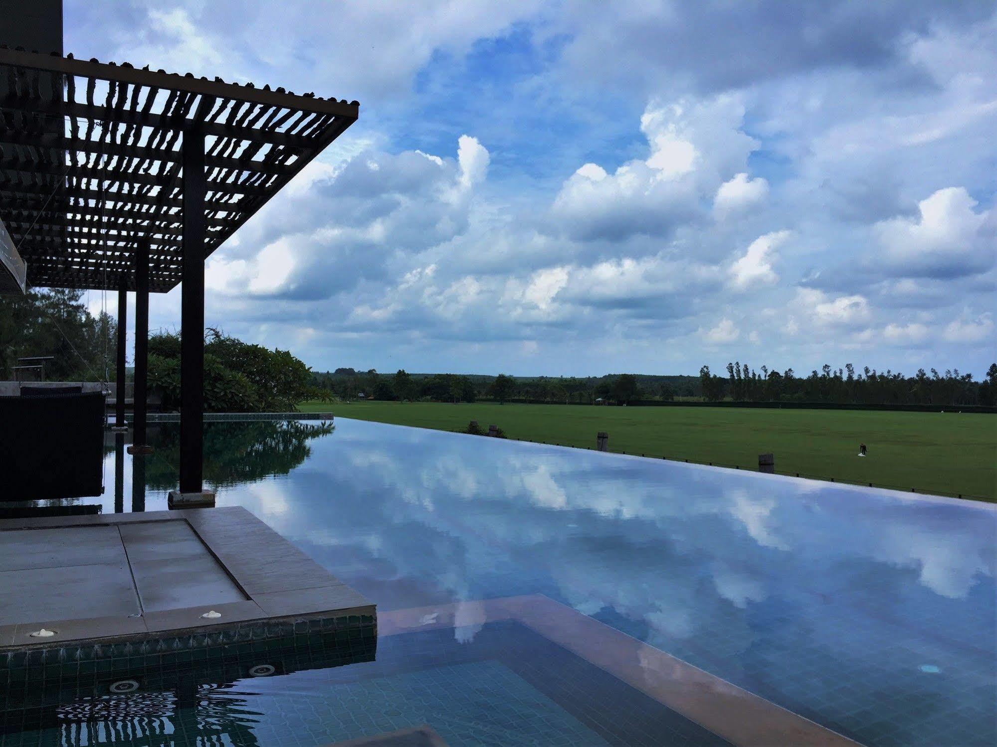 Resort The At Polo Escape 4*