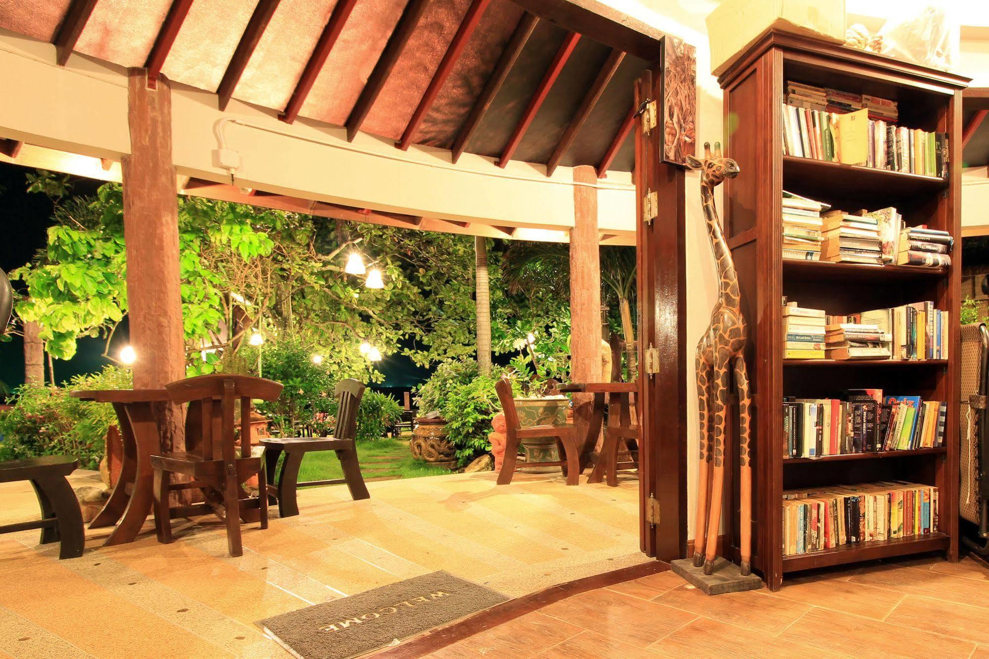 Nice & Easy House Hotel 3*