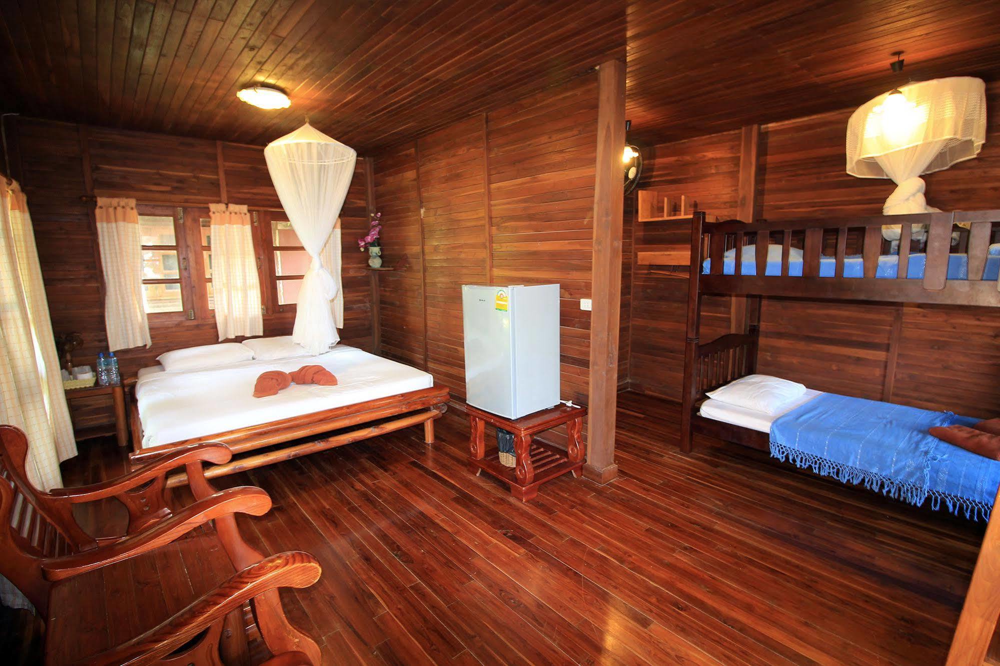 Nice & Easy House 3*