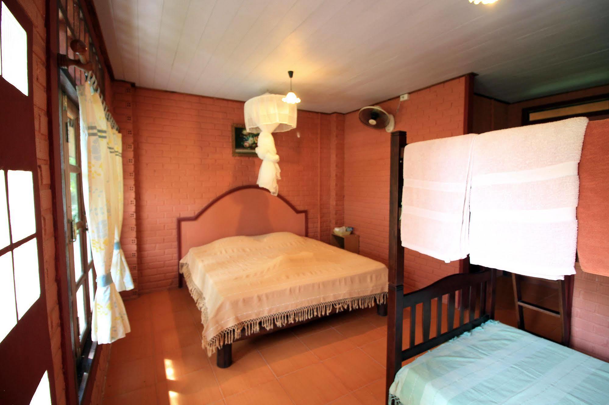 Nice & Easy House Hotel 3*