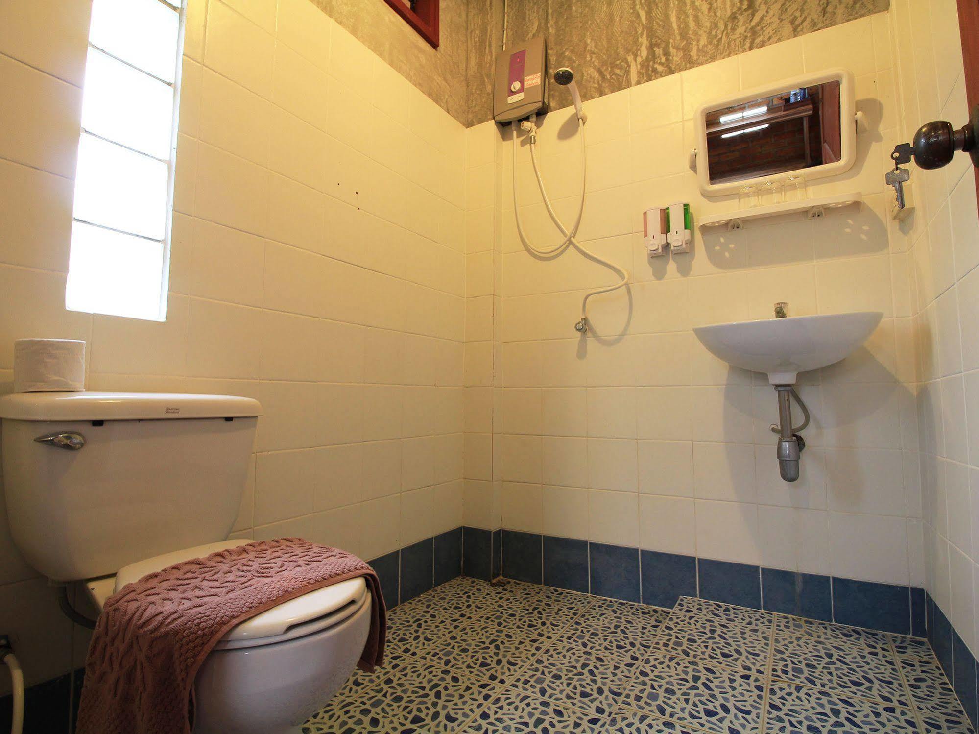 Nice & Easy House Hotel