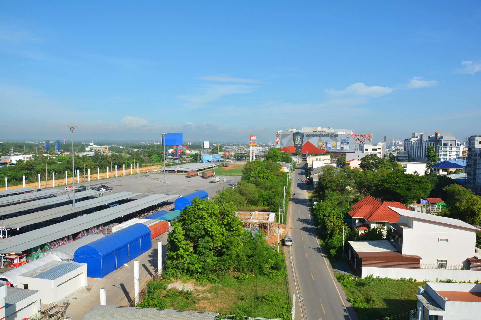 Hotel The Smart Yai 3*