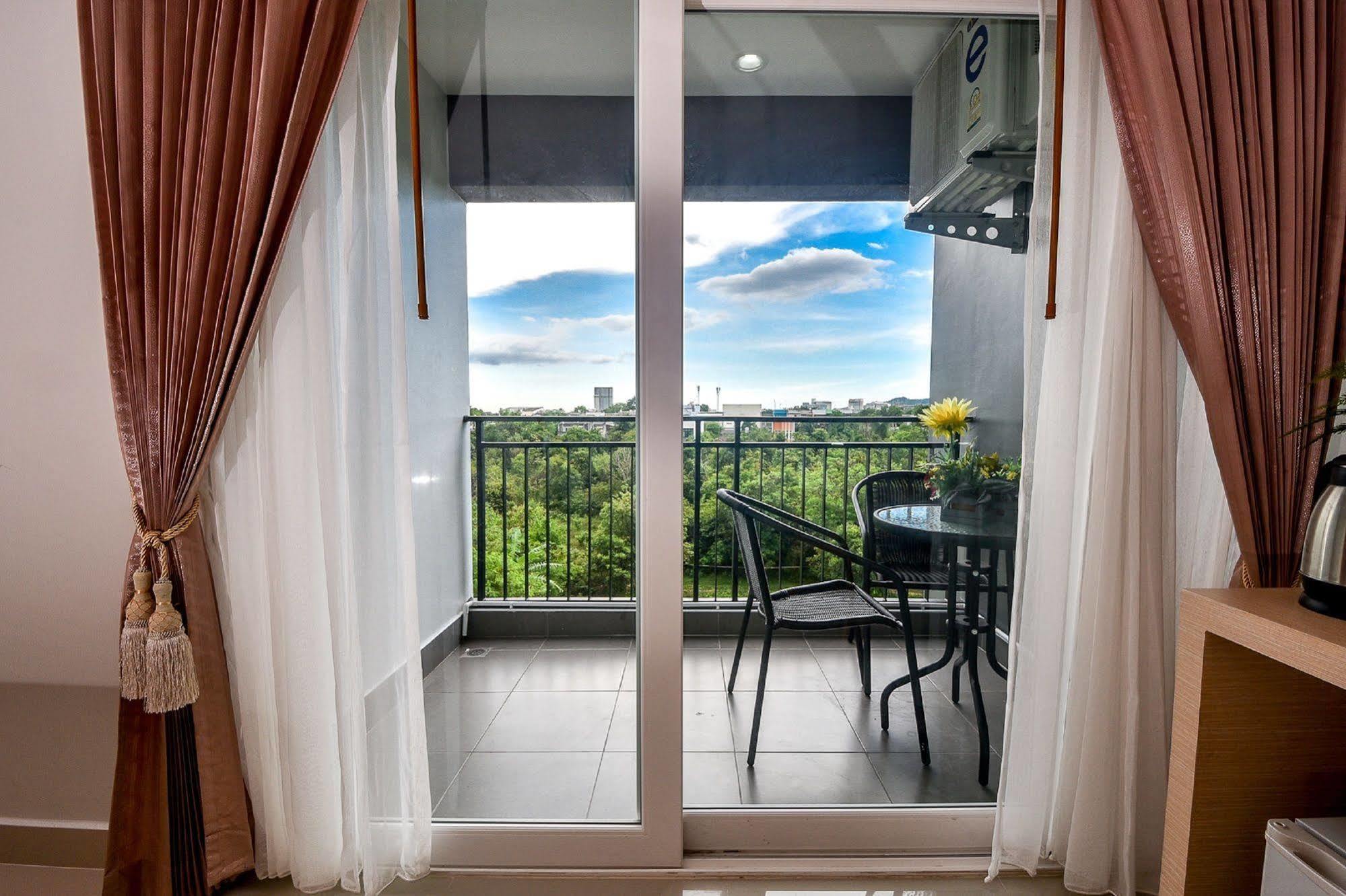 Hotel The Smart Yai 3*