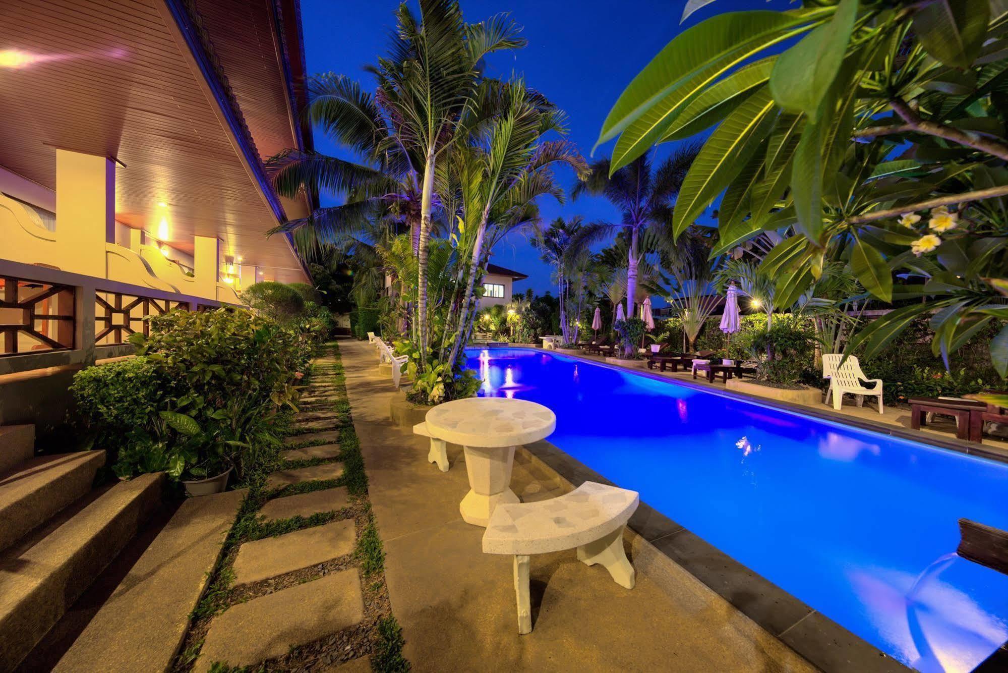 Aumpai Luxury Resort 3*