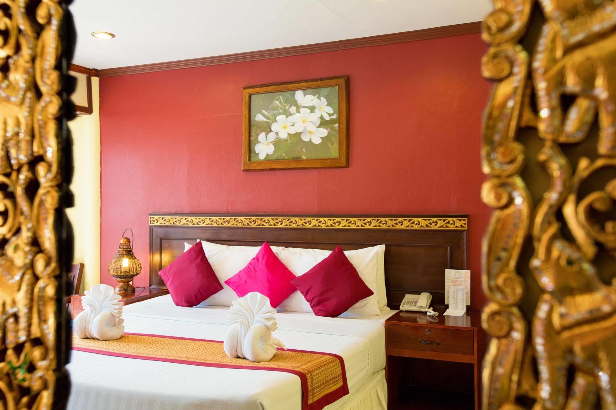 Resort Sunset Beach Club & Spa Haad Rin