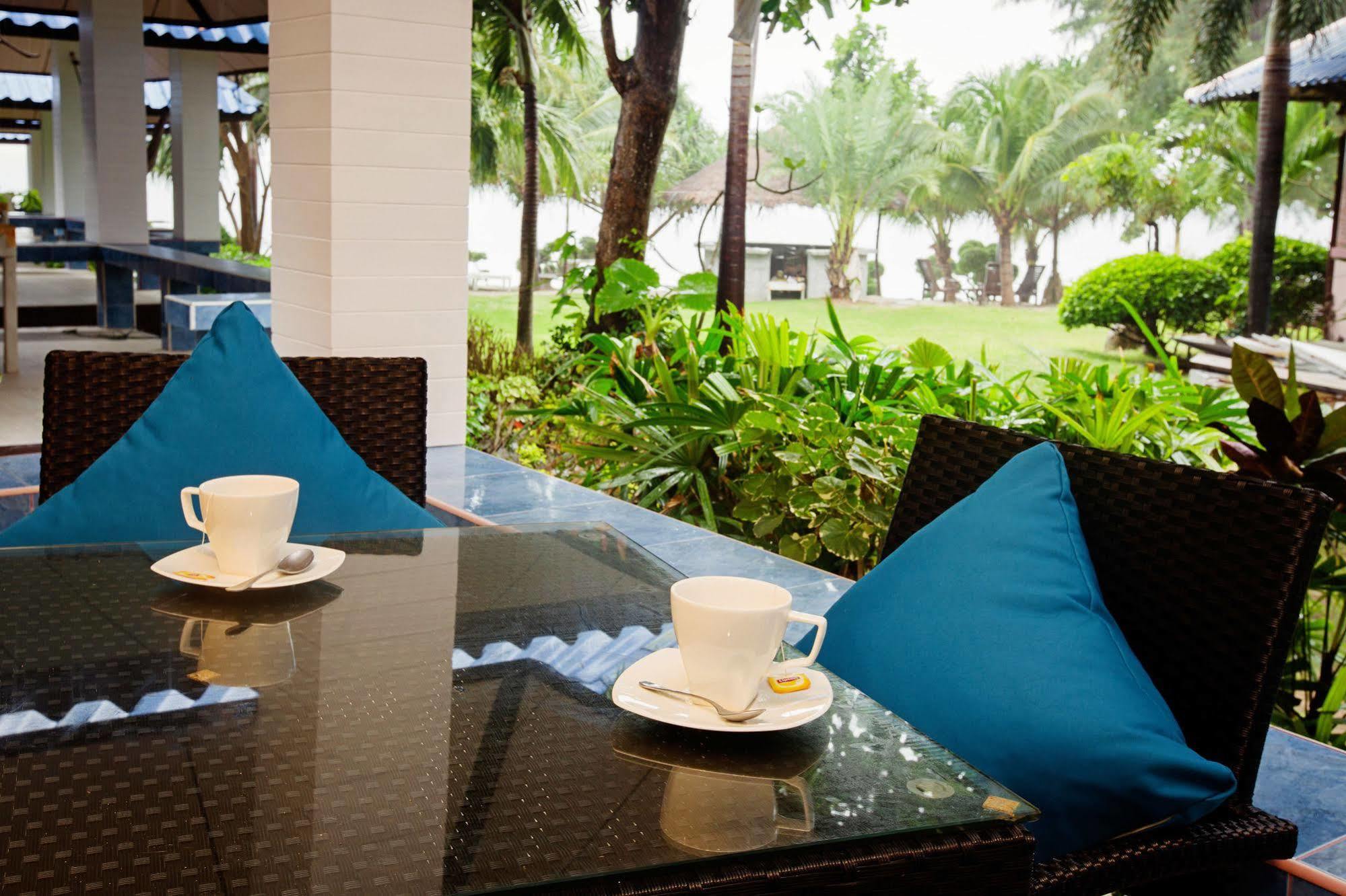 Sunset Beach Club & Spa Haad Rin