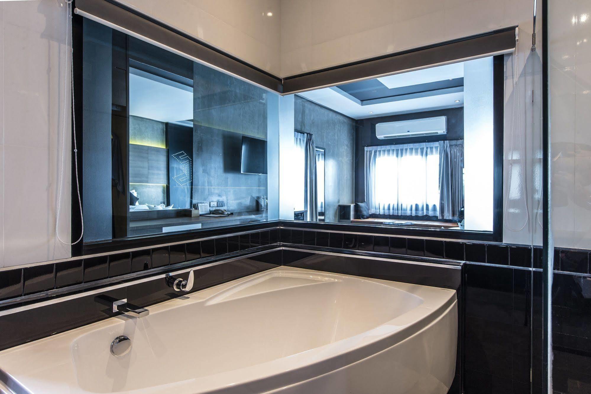Hotel Cresco Hotel Buriram SHA Extra Plus 4*