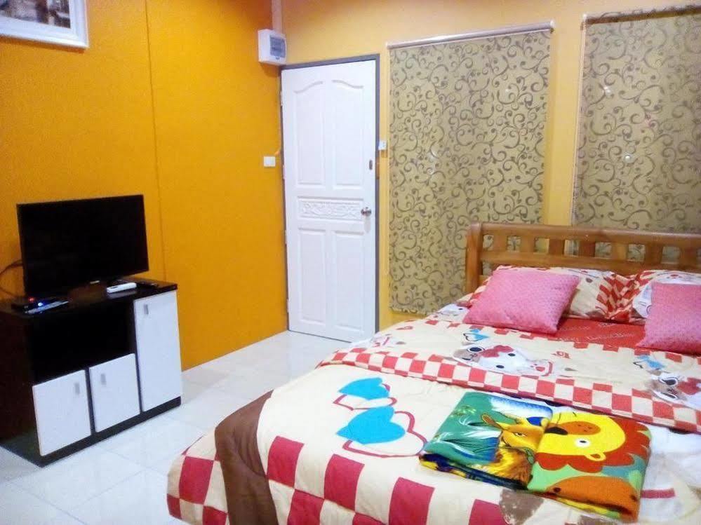 Buachompoo Hotel 2*