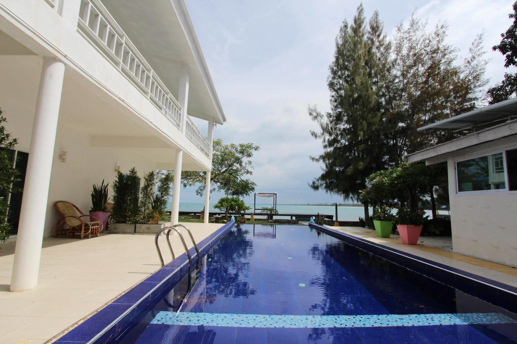 Resort Issara