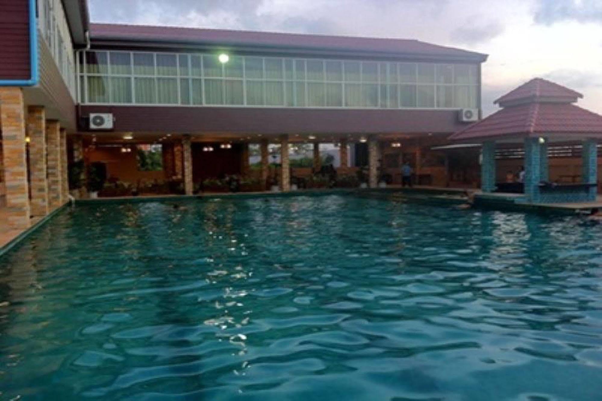 Hotel Sky Park Hatyai 3*