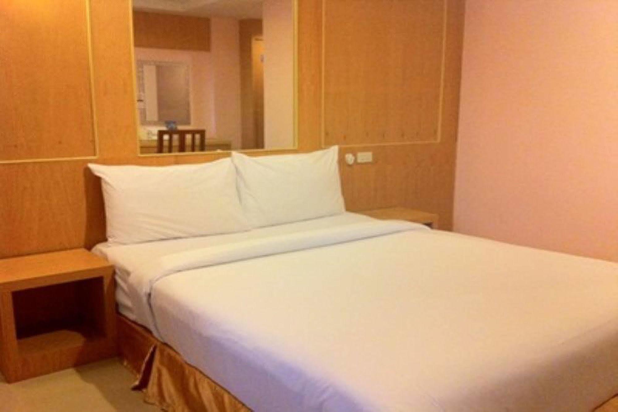 Sky Park Hatyai Hotel
