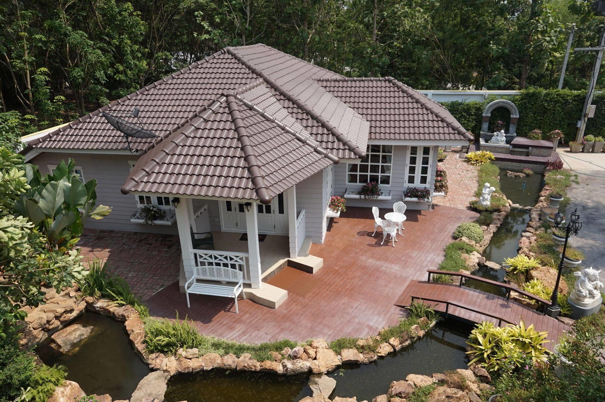 La Place Bed & Breakfast Loei